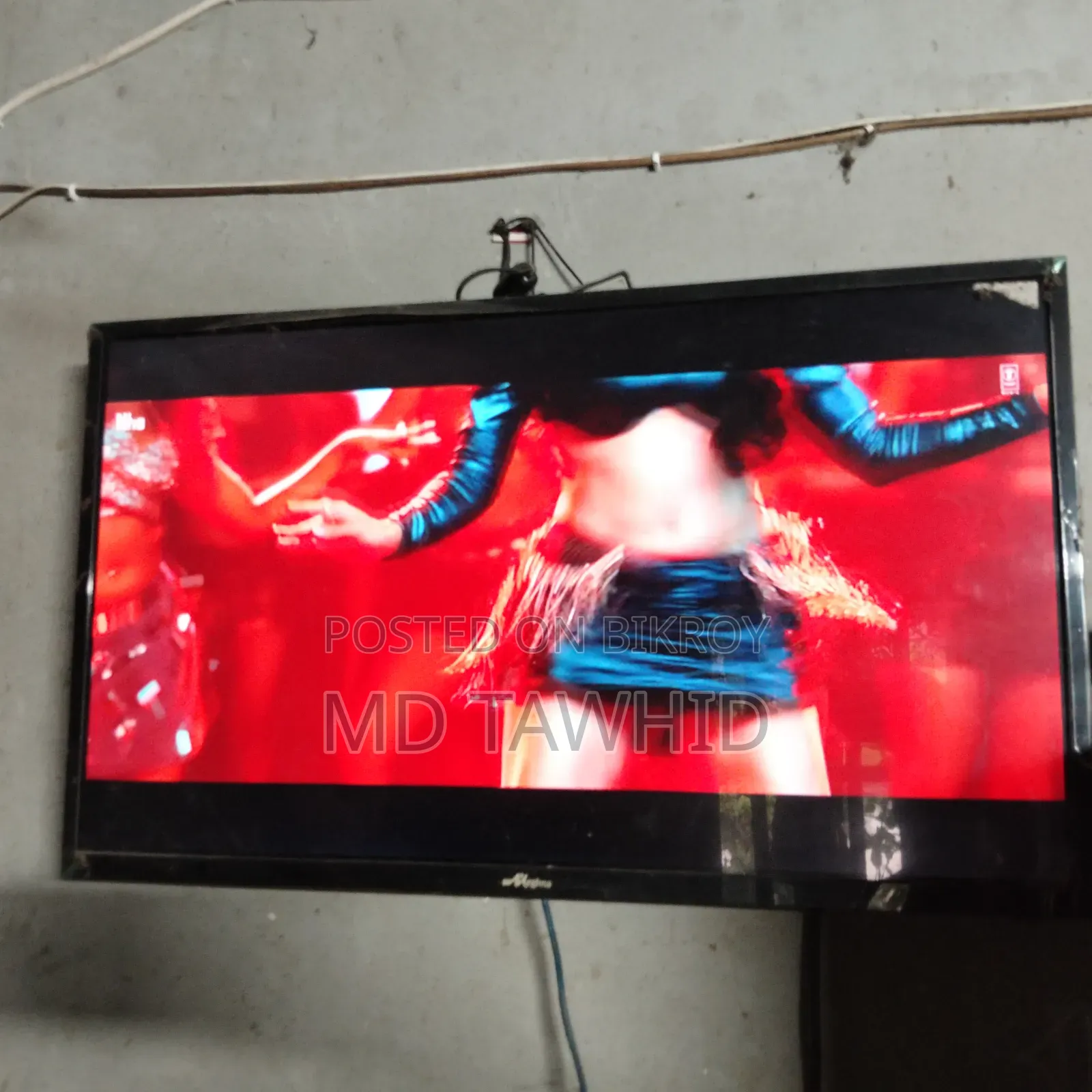 Brand new TV never opened selling due to urgent need of money