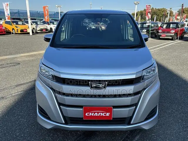 Toyota Noah 2.0 FWD (8 Seater) 2021 Silver