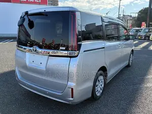 Toyota Noah 2.0 FWD (8 Seater) 2021 Silver