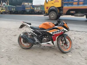 Honda CBR 2016 Orange
