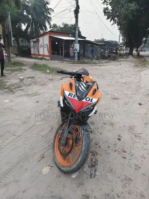 Honda CBR 2016 Orange