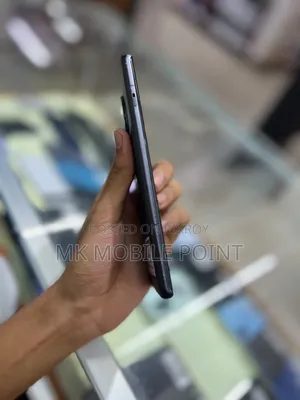 ওয়ানপ্লাস ১২আর ২৫৬ জিবি ব্ল্যাক