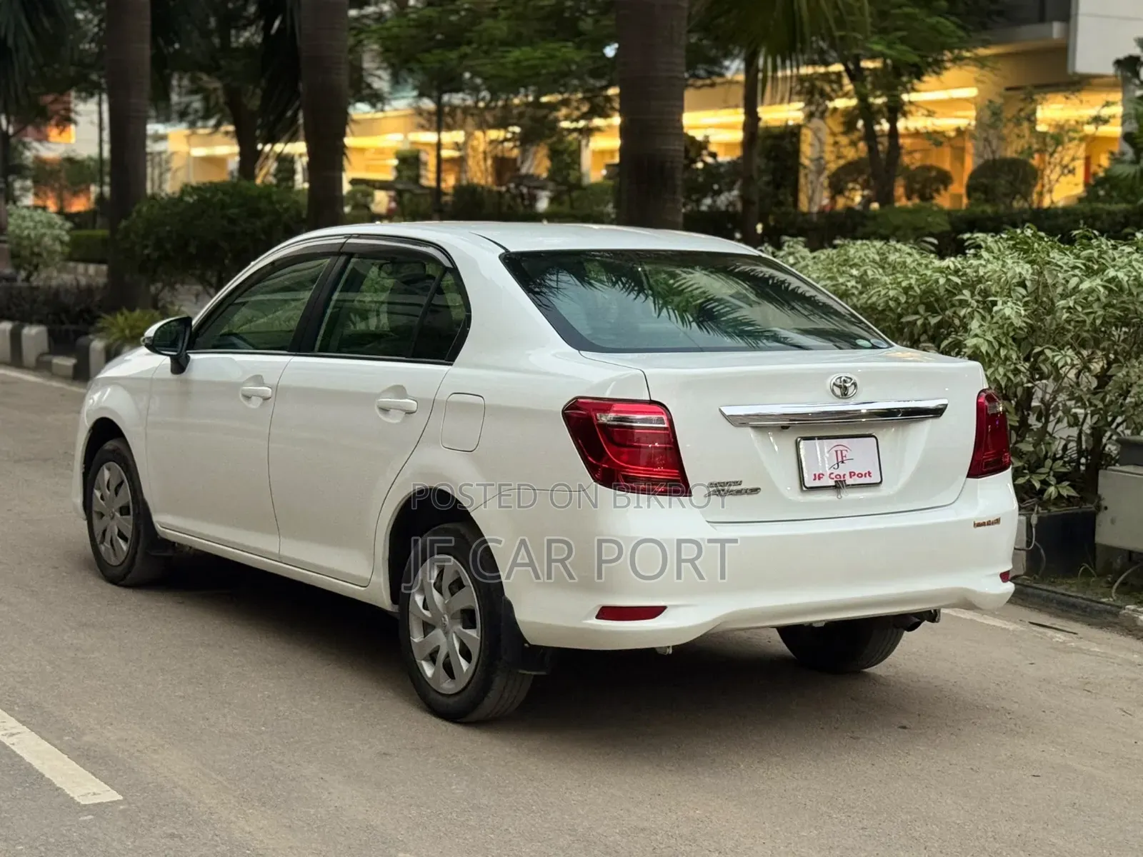Toyota Axio 1.5 X 2WD 2017 Pearl