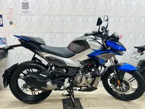 হিরো এক্সট্রিম ১২৫আর ২০২৬ নীল
