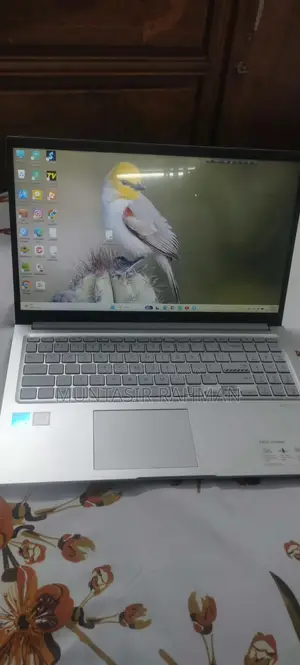 Laptop Asus Vivobook 15 8GB Intel Core i5 SSHD+SSD 512GB