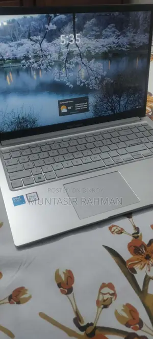 Laptop Asus Vivobook 15 8GB Intel Core i5 SSHD+SSD 512GB