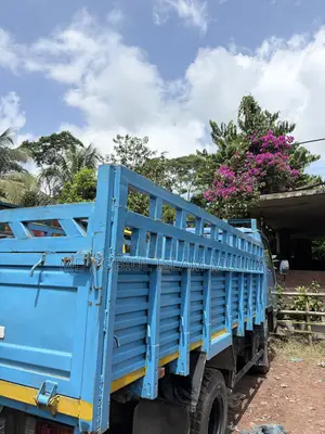এসএমএল ২০২৩ মিনি ট্রাক