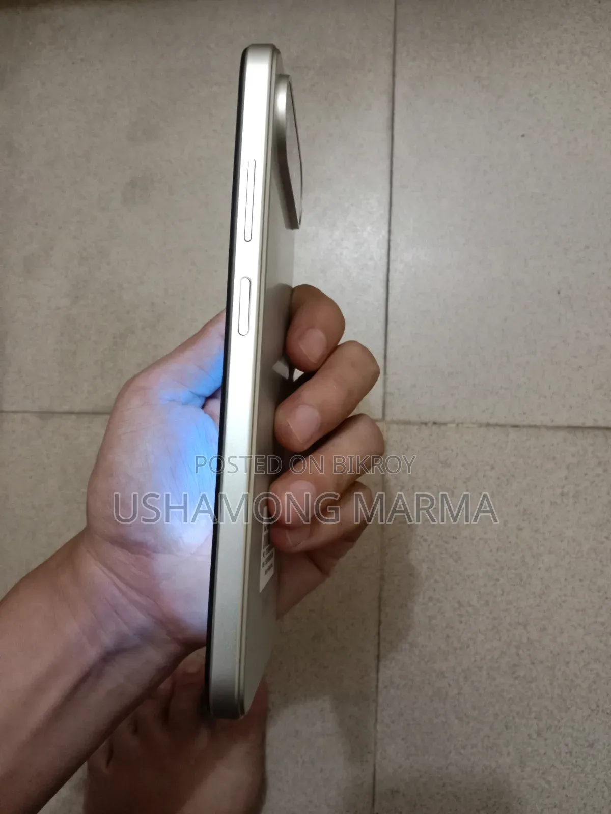 New Helio 128 GB Silver