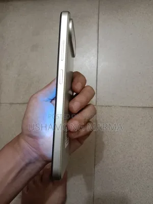 New Helio 128 GB Silver
