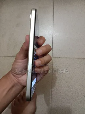 New Helio 128 GB Silver