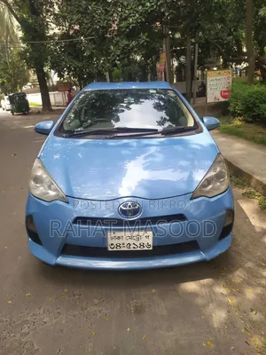 Toyota Aqua 2013 Blue
