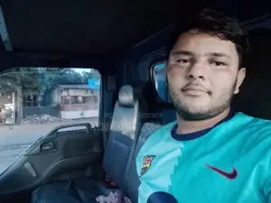 এসএমএল ২০২৩ মিনি ট্রাক