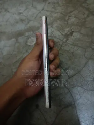 Vivo Y11 32 GB Pink