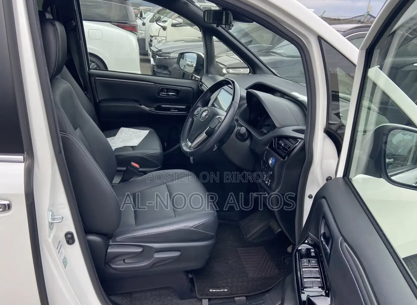 Toyota Esquire 2021 Pearl