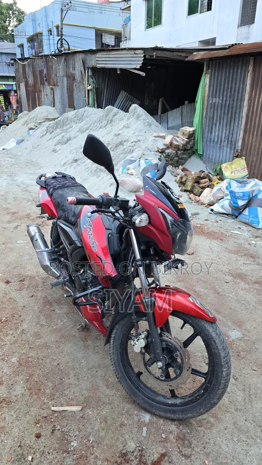 টিভিএস ২০১৫ রেড