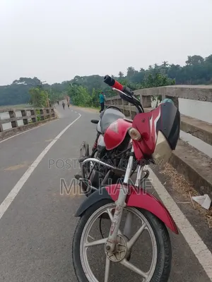 বাজাজ প্লাটিনা ১০০ ২০১২ লাল