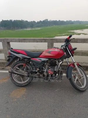 বাজাজ প্লাটিনা ১০০ ২০১২ লাল