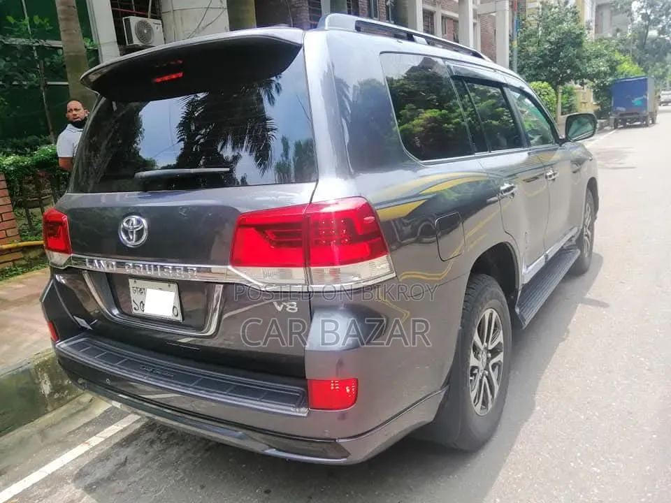 Toyota Land Cruiser 4.5 V8 VXR 2018 Gray