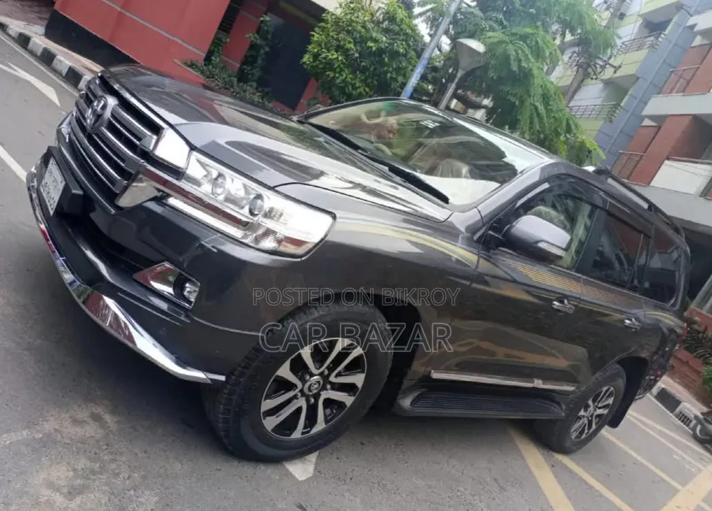 Toyota Land Cruiser 4.5 V8 VXR 2018 Gray