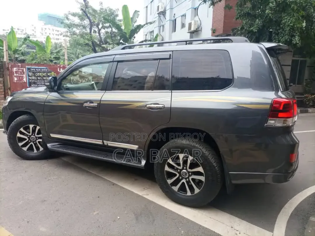 Toyota Land Cruiser 4.5 V8 VXR 2018 Gray