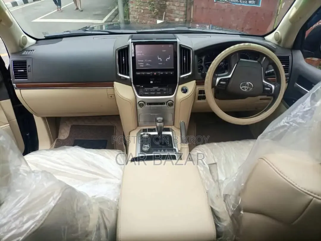 Toyota Land Cruiser 4.5 V8 VXR 2018 Gray
