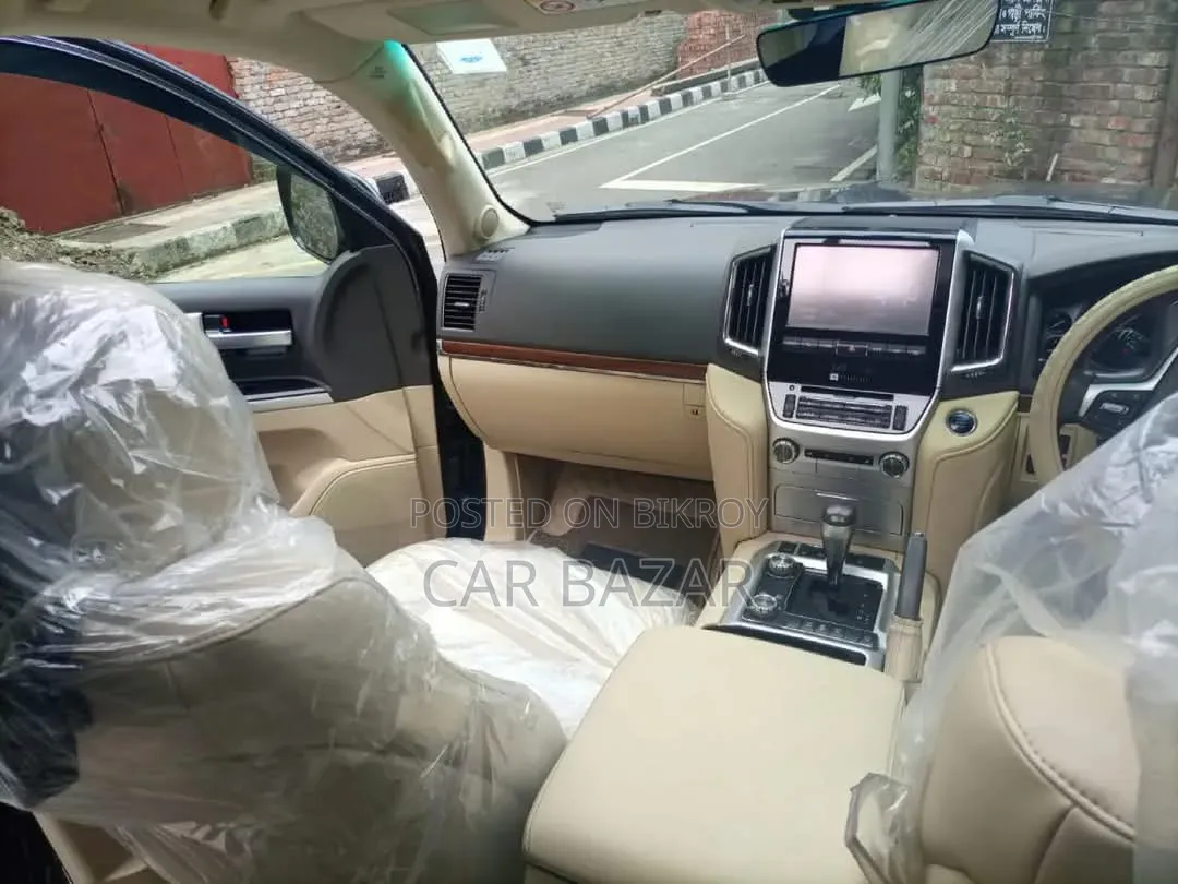 Toyota Land Cruiser 4.5 V8 VXR 2018 Gray