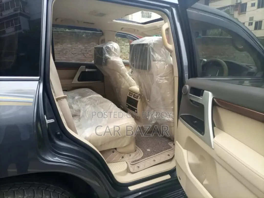 Toyota Land Cruiser 4.5 V8 VXR 2018 Gray