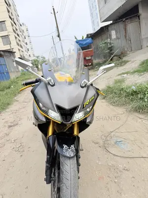 Yamaha R15 V3 2019 Yellow