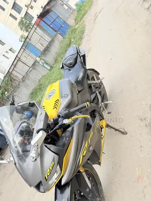 Yamaha R15 V3 2019 Yellow