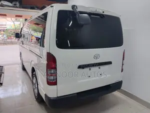 টয়োটা হাইয়েস ২০২১ হোয়াইট