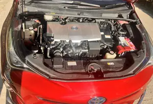 Toyota Prius 2018 Red