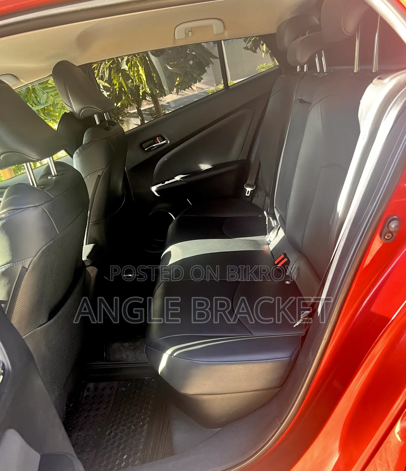Toyota Prius 2018 Red