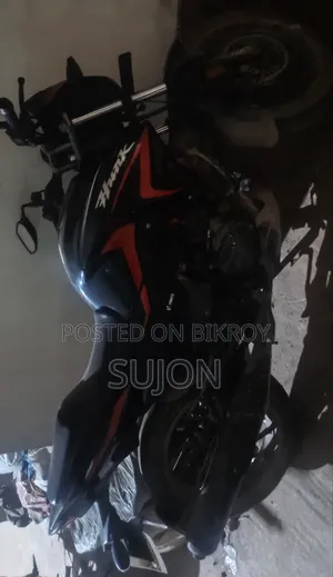 Hero Hero Hunk 150R Dual Disc ABS 2022 Black