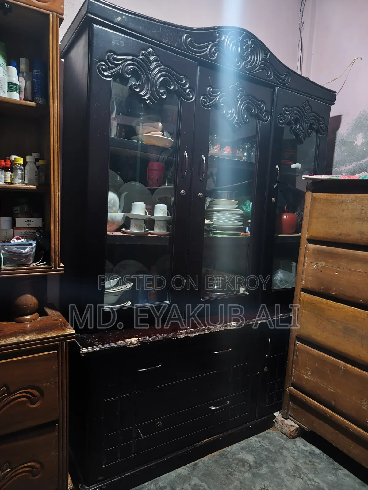 Almirah with Drawer