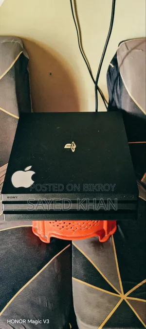 প্লে স্টেশন ৪ প্রো