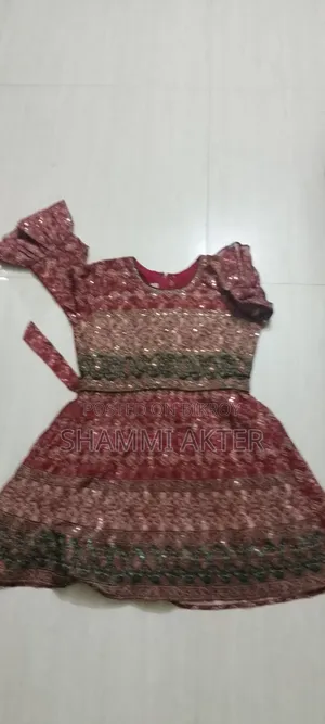 ডার্ক পিংক লেয়ার্ড পার্টি ফ্রক