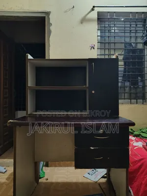 বড় পড়ার টেবিল বিক্রয় করা হবে