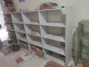 দোকানের পন্য রাখার রেক