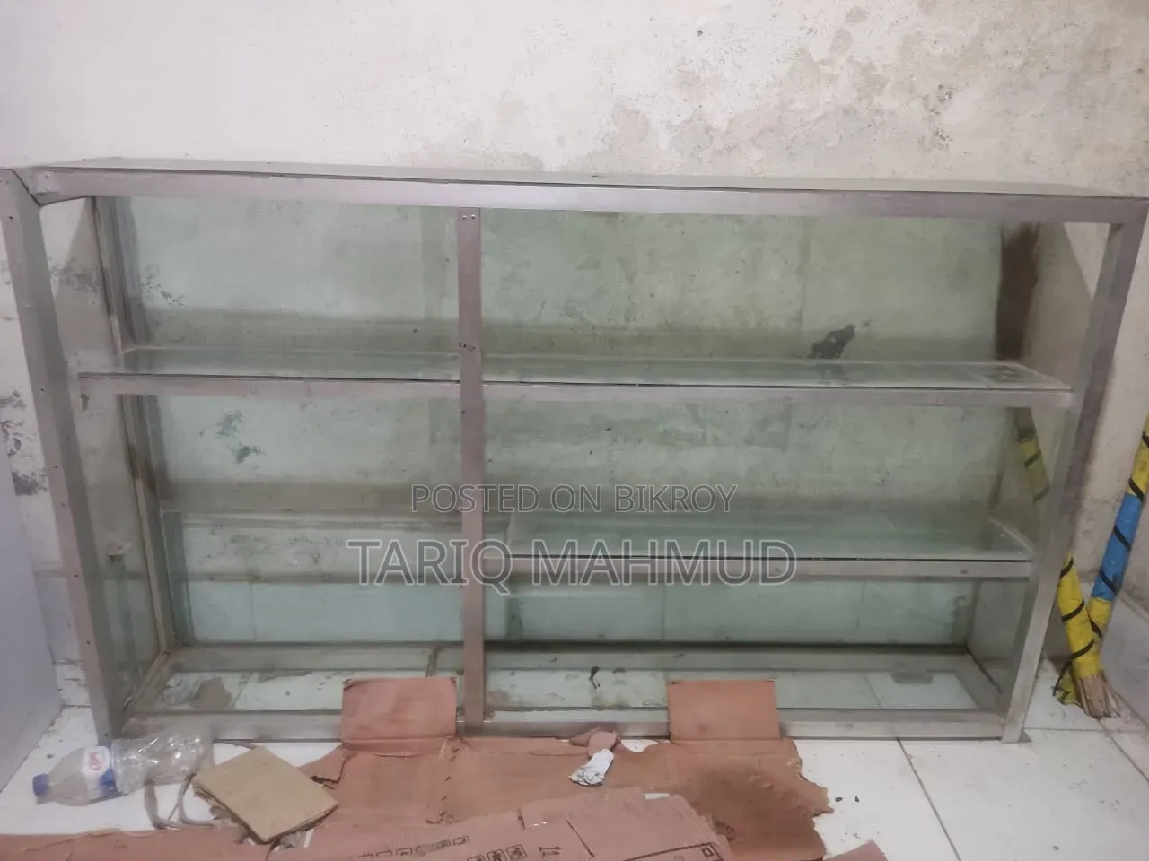 দোকানের পন্য রাখার রেক