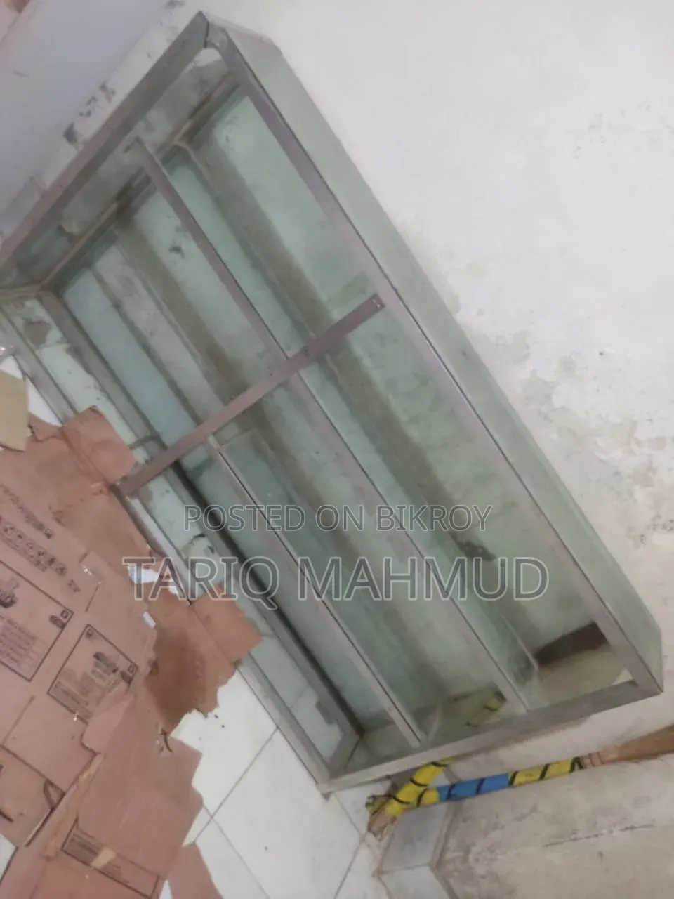 দোকানের পন্য রাখার রেক