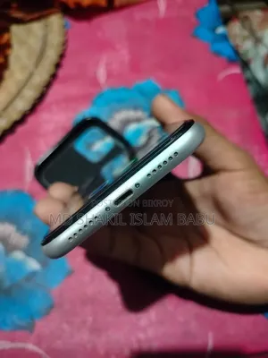 Apple iPhone XR 64 GB White