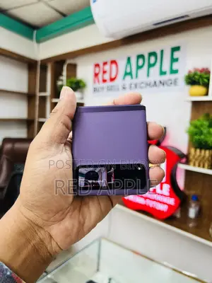 Motorola Razr 40s 256 GB Purple