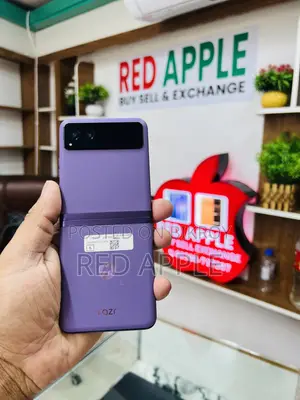 Motorola Razr 40s 256 GB Purple