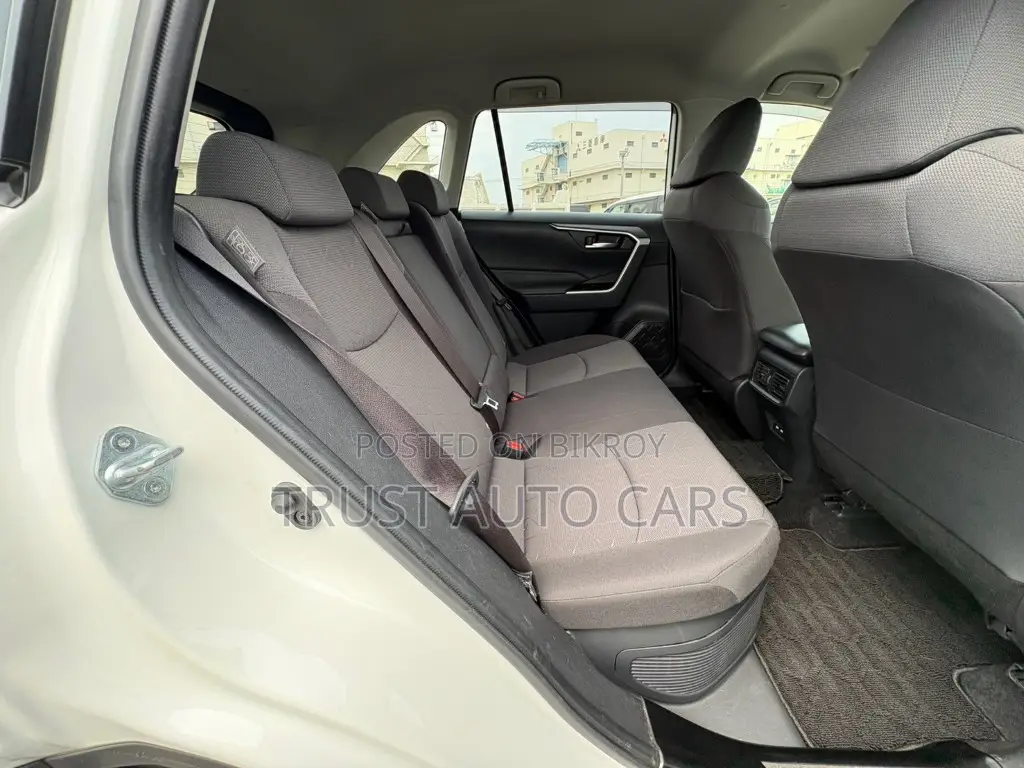 Toyota RAV4 2021 Pearl