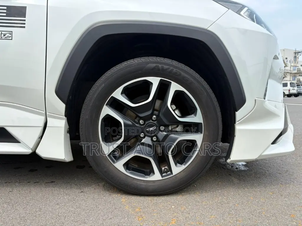 Toyota RAV4 2021 Pearl