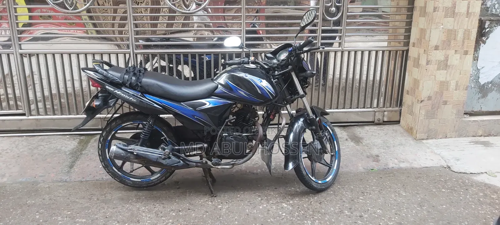 সুজুকি হায়াতে ২০১৬ কালো