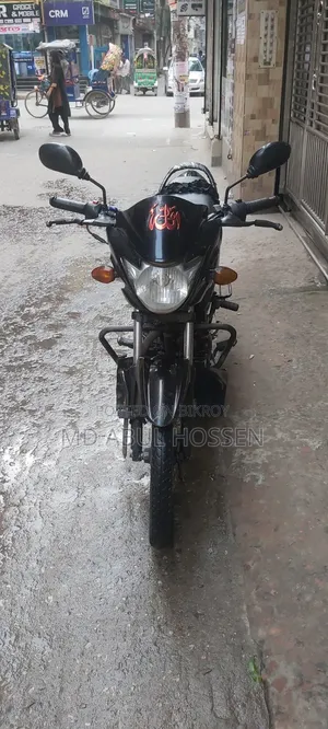 সুজুকি হায়াতে ২০১৬ কালো