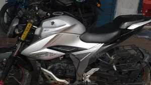 Suzuki Gixxer 2022 White