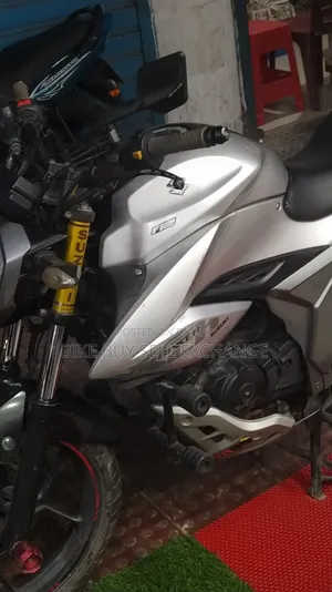 Suzuki Gixxer 2022 White