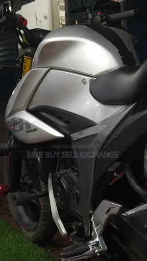 Suzuki Gixxer 2022 White